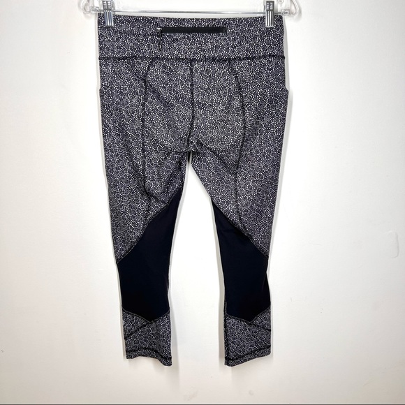 Lululemon Pace Rival Crop Freckle Flower Black Sz 6 - Picture 3 of 12